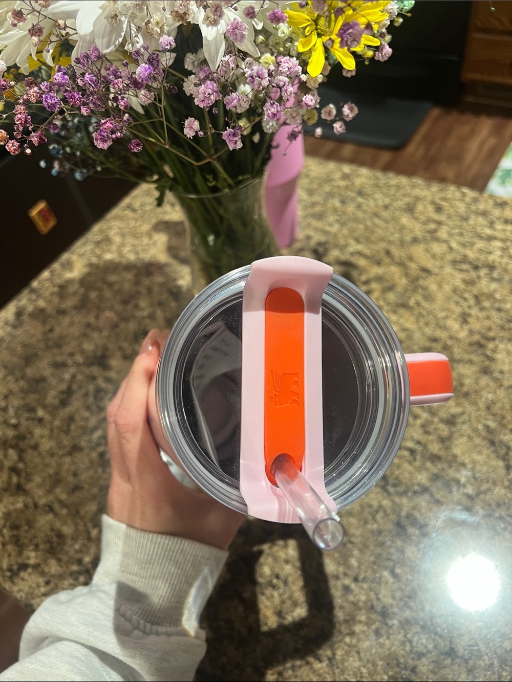 Stanley Pink Glitter Quencher H2.0 Travel Mug with Handle - Picture 3 of 3
